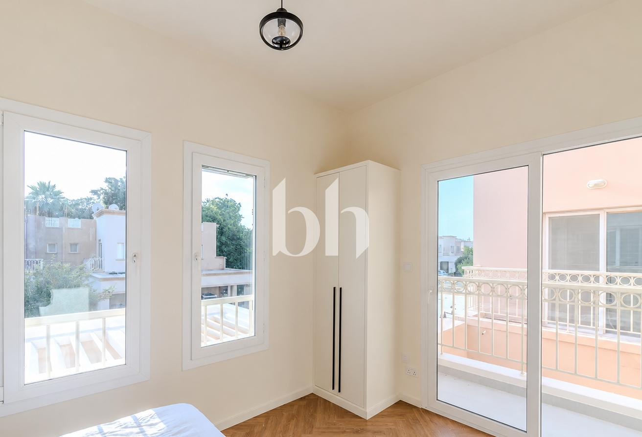 Twin Townhouse | Unfurnished | 2 Parking photo 9