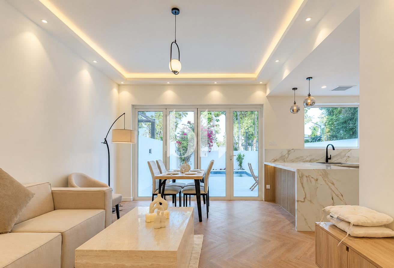 Twin Townhouse | Unfurnished | 2 Parking photo 4