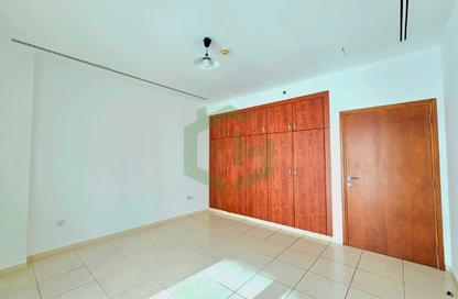 Apartment - 2 Bedrooms - 2 Bathrooms for rent in Cascades Tower - Dubai Marina - Dubai