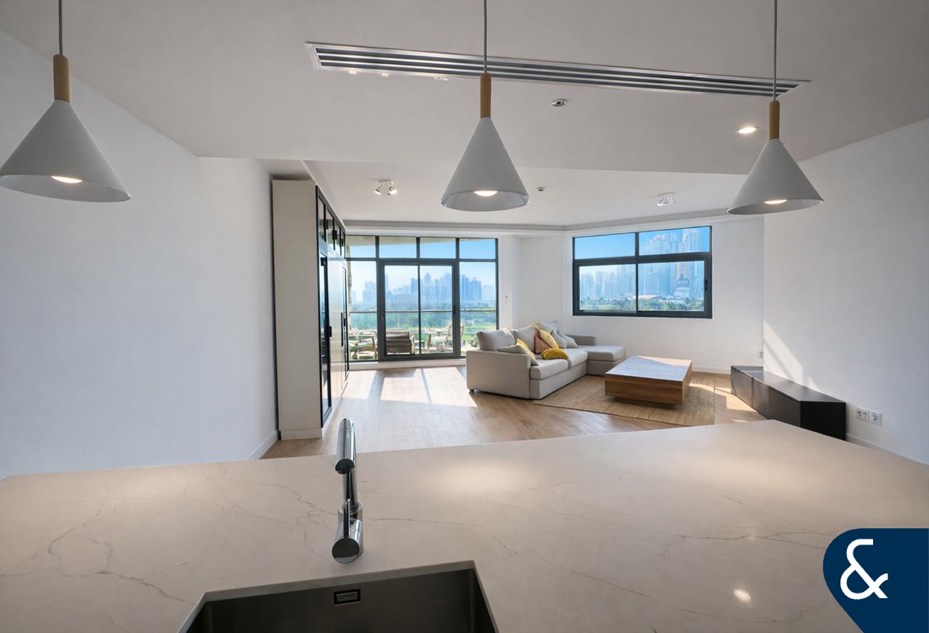 Fully Upgraded | Golf Course View | Premium photo 3