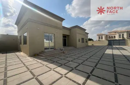 Villa - 4 Bedrooms - 5 Bathrooms for rent in Nad Al Sheba 3 - Nad Al Sheba - Dubai