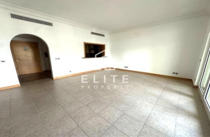 Apartment - 2 Bedrooms - 3 Bathrooms for rent in Abu Keibal - Shoreline Apartments - Palm Jumeirah - Dubai