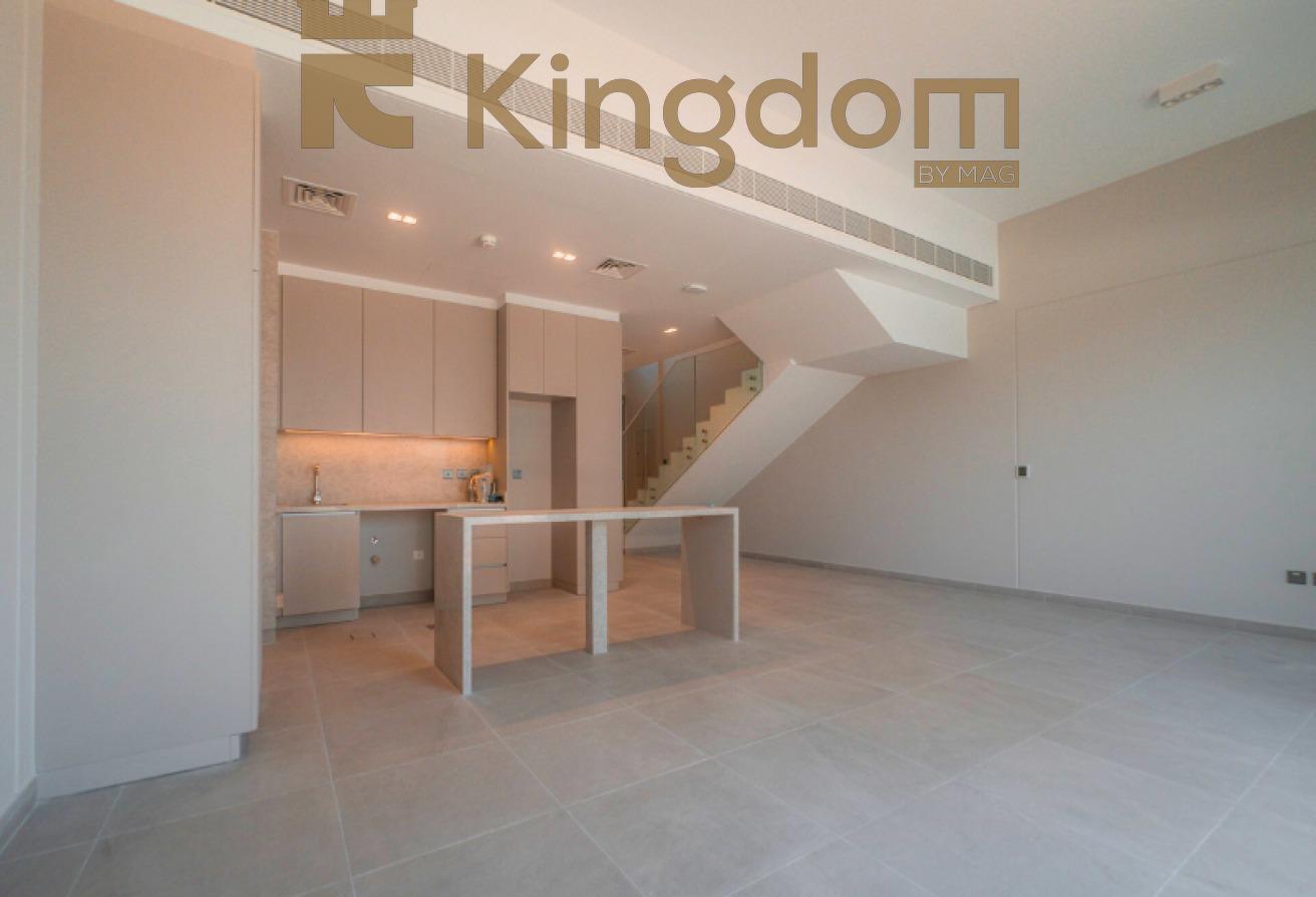 2BR Townhouse |Single Row |Community View |Vacant photo 9