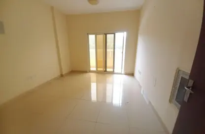 Apartment - 2 Bedrooms - 3 Bathrooms for rent in Fire Station Road - Muwaileh - Sharjah