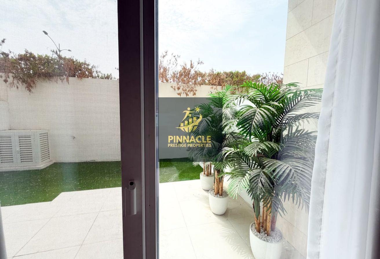 4 BR Furnished Villa in DAMAC Hills 2 photo 13