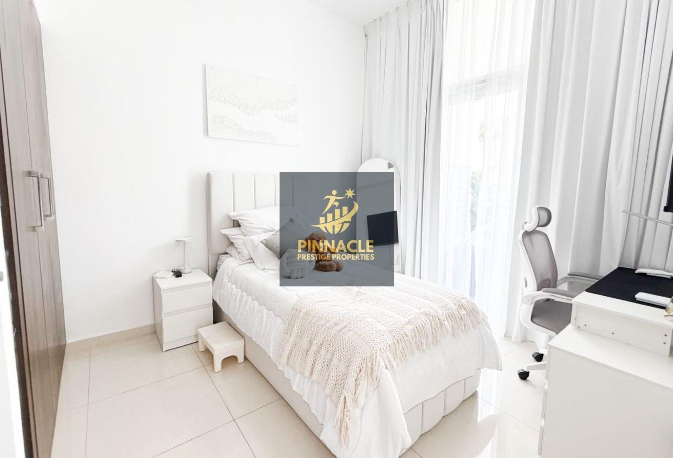 4 BR Furnished Villa in DAMAC Hills 2 photo 5