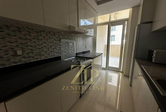 UNFURNISHED 3BR | SPACIOUS LAYOUT | PRIME LOCATION photo 3
