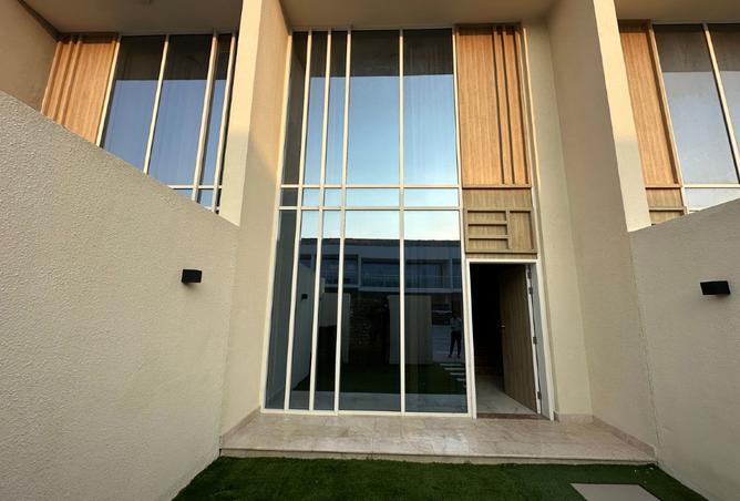 2OX2vZw9bXs - الصورة الرئيسية للعقار