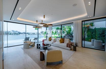 Villa - 5 Bedrooms - 7 Bathrooms for sale in Garden Homes Frond L - Garden Homes - Palm Jumeirah - Dubai