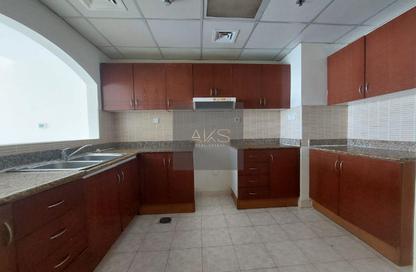Apartment - 1 Bedroom - 2 Bathrooms for rent in Lake Point Tower - JLT Cluster N - Jumeirah Lake Towers - Dubai
