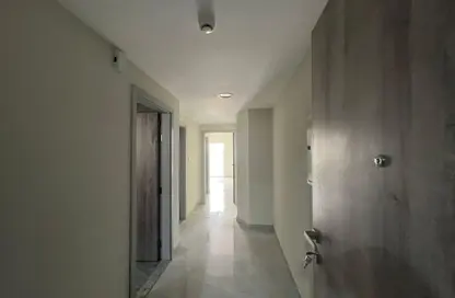 شقة - غرفة نوم - 2 حمامات للايجار في الزاهية - تجارية مويلح - الشارقة شقة - غرفة نوم - 2 حمامات للايجار في الزاهية - تجارية مويلح - الشارقة