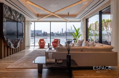 Villa - 5 - 6 for sale in Garden Homes Frond M - Garden Homes - Palm Jumeirah - Dubai