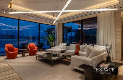 Villa - 5 - 6 for sale in Garden Homes Frond M - Garden Homes - Palm Jumeirah - Dubai