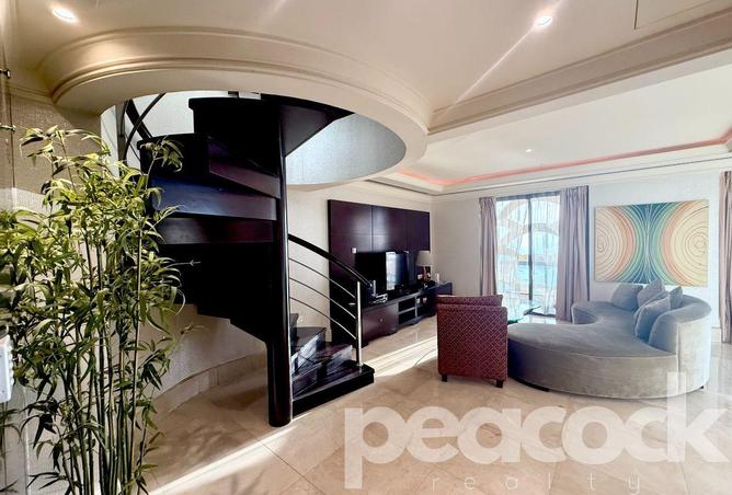 Duplex | Fully Upgraded | Large | Beautiful Views