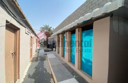 سكن عمال - استوديو - 8 حمامات للايجار في المنطقة الصناعية رقم 6 - المنطقة الصناعية بالشارقة - الشارقة