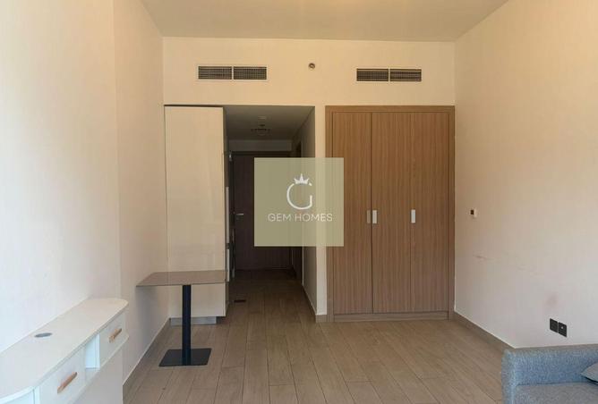 100385988 - Property Image 3