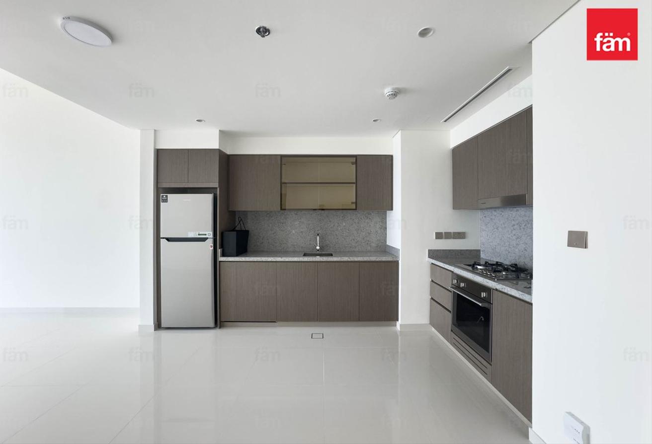 Brand New | Vacant | Unfurnished photo 16