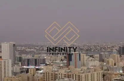 شقة - 2 غرف نوم - 4 حمامات للبيع في برج الكورنيش - طريق كورنيش عجمان - عجمان