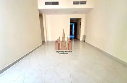 شقة - غرفة نوم - 1 حمام للايجار في طريق فاير ستاشن - مويلح - الشارقة شقة - غرفة نوم - 1 حمام للايجار في طريق فاير ستاشن - مويلح - الشارقة