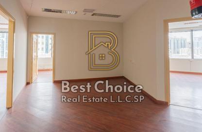 Office Space - Studio - 2 for rent in Lake Tower - Al Majaz 1 - Al Majaz - Sharjah