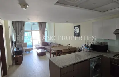 شقة - غرفة نوم - 2 حمامات للايجار في عزيزي عالية - الجداف - دبي