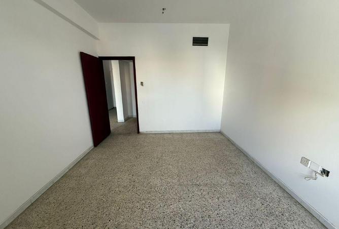 52006353 - Property Image 3