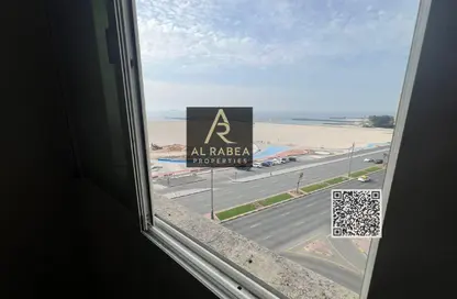 Apartment - 1 Bedroom - 1 Bathroom for rent in Corniche Tower - Ajman Corniche Road - Ajman