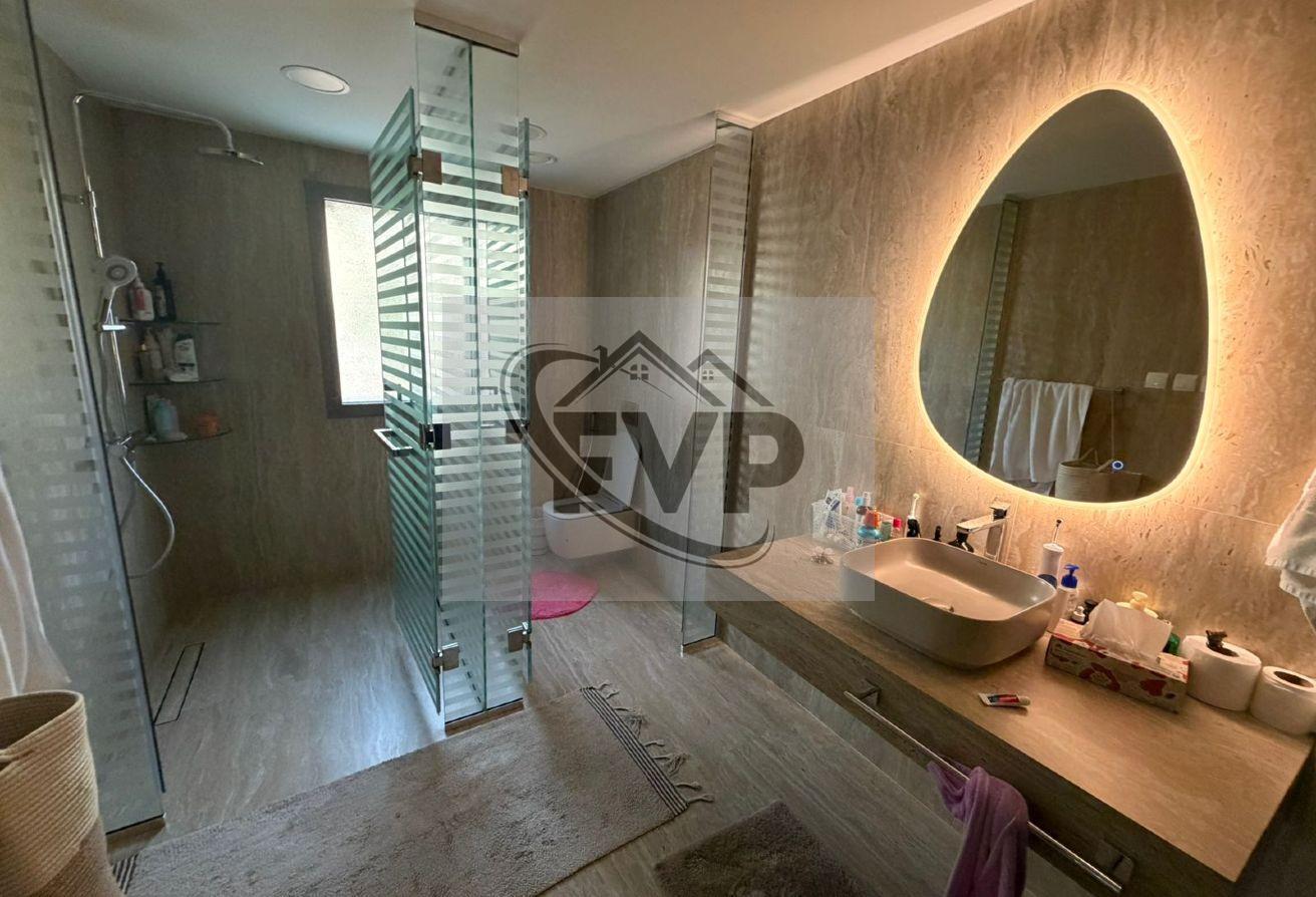 Luxury 5BHK+Maids |Private Pool | Fully Furnished photo 5