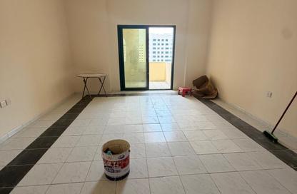 Apartment - 3 Bedrooms - 4 Bathrooms for rent in Qasimia 10 building - Al Mahatta - Al Qasimia - Sharjah
