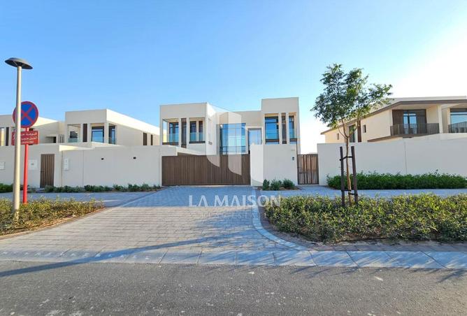 5-bed villa · Maid's room