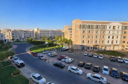 متجر - استوديو - 1 حمام للايجار في بي 18 - طراز فرنسي - المدينة العالمية - دبي