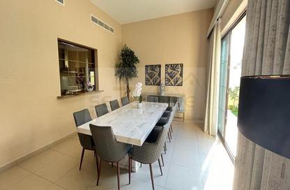 Villa - 4 - 5 for sale in Nad Al Sheba Villas - Nad Al Sheba 3 - Nad Al Sheba - Dubai