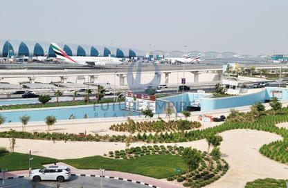 Apartment - 2 Bedrooms - 3 Bathrooms for rent in Airport Road Area - Al Garhoud - Dubai