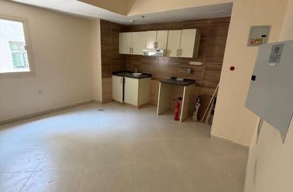 Apartment - Studio - 1 Bathroom for rent in Al Khan Corniche - Al Khan - Sharjah