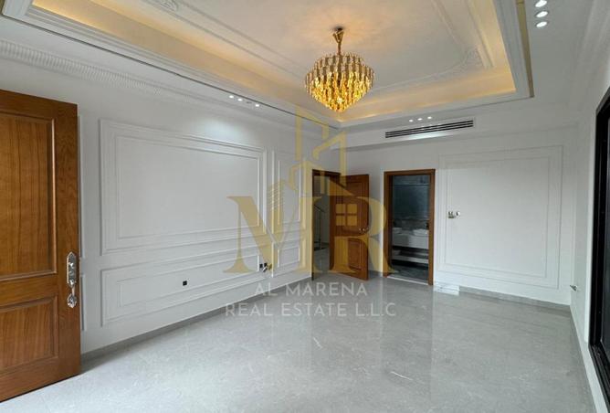 87028200 - Property Image 3