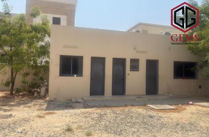 Villa - 3 Bedrooms - 4 Bathrooms for rent in Al Aweer 1 - Al Aweer - Dubai