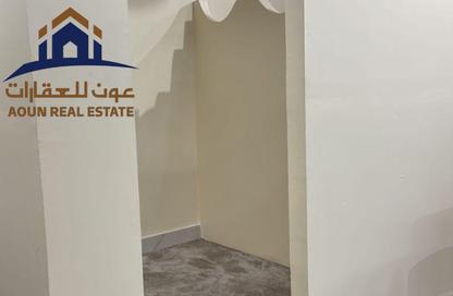 متجر - استوديو - 4 حمامات للايجار في تجارية مويلح - الشارقة