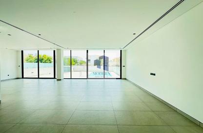 Villa - 4 Bedrooms - 5 Bathrooms for rent in Jumeirah 1 - Jumeirah - Dubai
