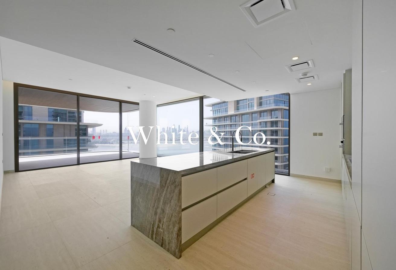 Full Palm Views | 2 Bed+Maid | Brand New photo 2