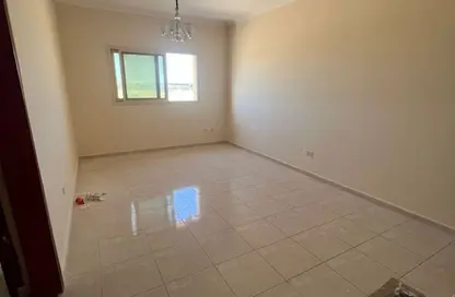 شقة - 2 غرف نوم - 2 حمامات للايجار في الفلاح - تجارية مويلح - الشارقة