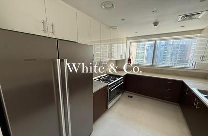 Apartment - 2 - 3 for rent in Boulevard Crescent Tower 2 - BLVD Crescent - Downtown Dubai - Dubai
