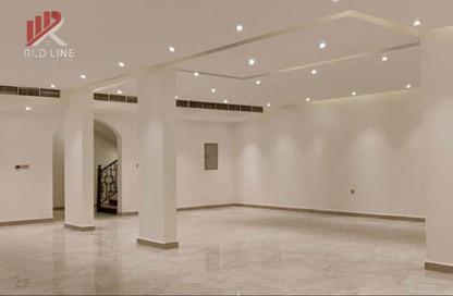 Villa - 5 Bedrooms - 6 Bathrooms for rent in Al Tay East - Al Suyoh - Sharjah