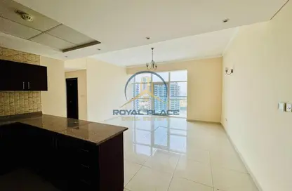 شقة - 2 غرف نوم - 3 حمامات للايجار في برج الواحة - مدينة دبي الرياضية - دبي