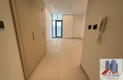 Apartment - 1 - 1 for rent in Ayhaco 7 - Jumeirah Garden City - Al Satwa - Dubai