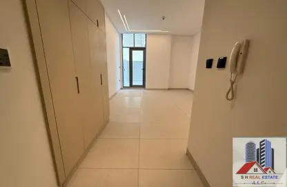 Apartment - 1 Bedroom - 1 Bathroom for rent in Ayhaco 7 - Jumeirah Garden City - Al Satwa - Dubai Apartment - 1 Bedroom - 1 Bathroom for rent in Ayhaco 7 - Jumeirah Garden City - Al Satwa - Dubai