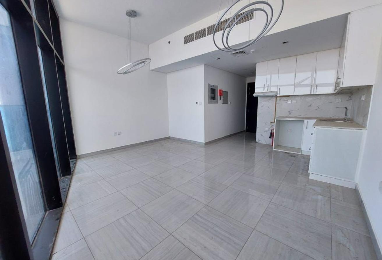 Hot Deal / 1 Month Free / Stunning Studio photo 11
