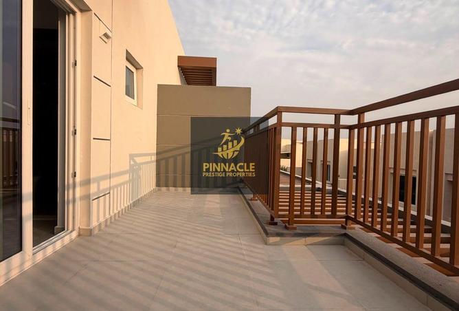 4BR Verona Villa | Back to Back | Courtyard View
