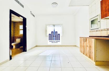 Apartment - Studio - 1 Bathroom for rent in Muwailih Building - Muwaileh - Sharjah