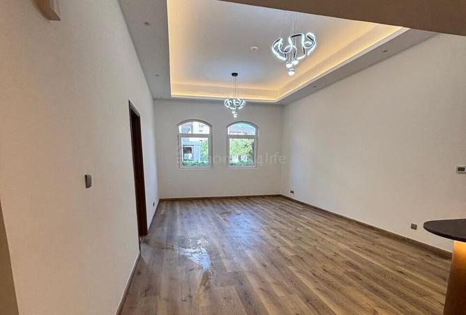 128830975 - Property Image 3