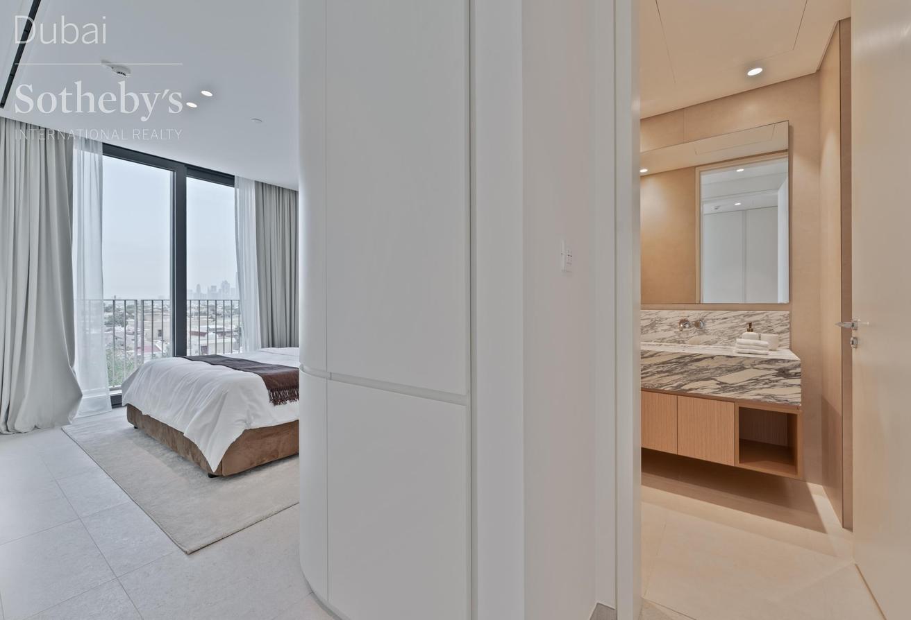 Turnkey Apartment with Burj Khalifa Views photo 17